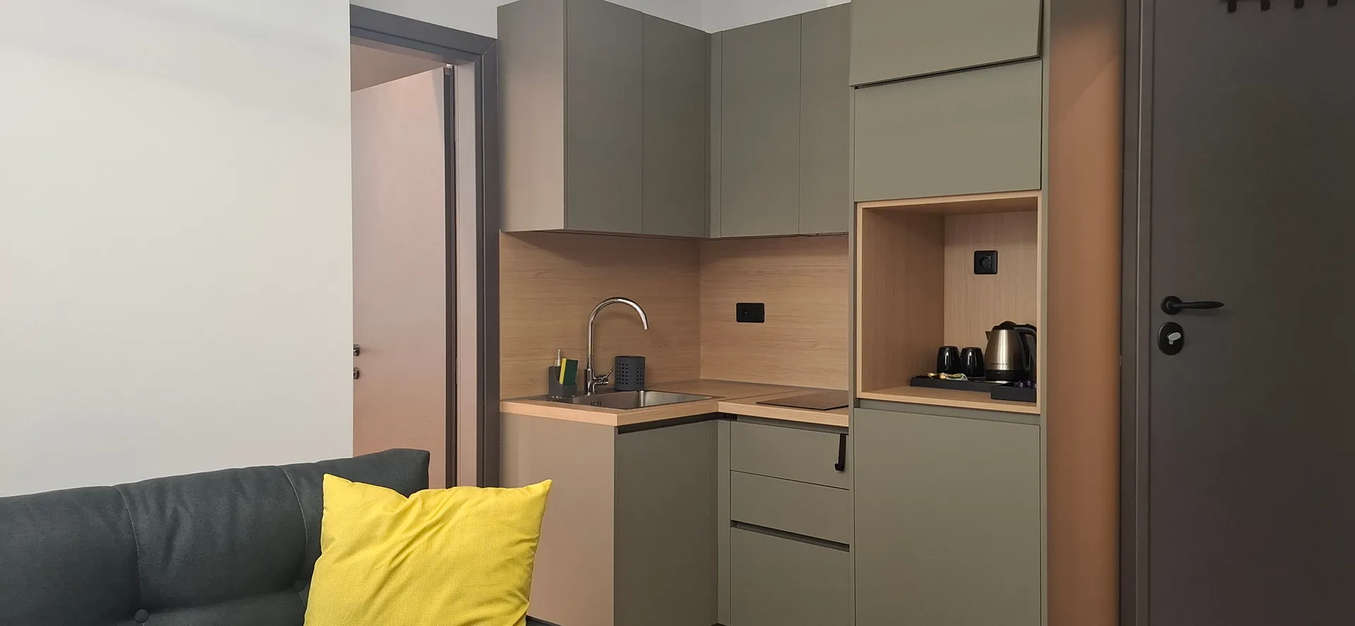Tiara Holidays - Ilion Apartments -  Deluxe Apartment - kitchen